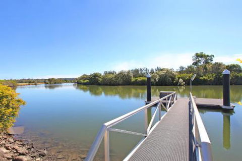 Campbell 7 Studio - Sunshine Coast Guide 4