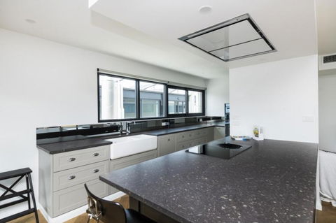 Accommodate Canberra Warehouse - Sunshine Coast Guide 6