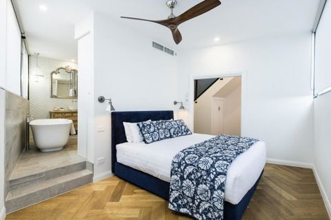 Accommodate Canberra Warehouse - Sunshine Coast Guide 4