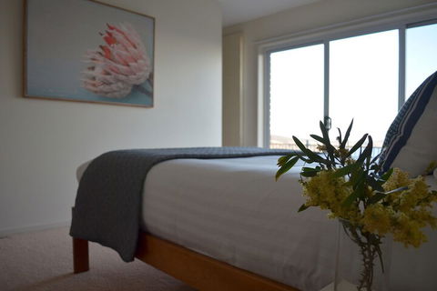 Hilltop House - Sunshine Coast Guide 3