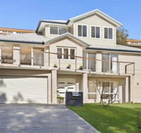 Luxurious Lake Front Long Jetty - Sunshine Coast Guide
