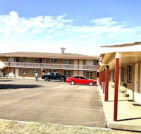 Overlander Motor Lodge - Sunshine Coast Guide