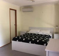 Self contained studio - Sunshine Coast Guide
