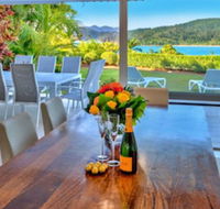 Bella Vista East 3 Luxury Ocean Views Large Flat Grassed Area  Buggy - Sunshine Coast Guide
