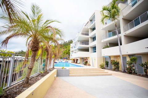 Spacious Tropical Sanctuary Ocean Views - Sunshine Coast Guide 4