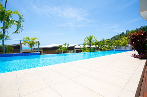 Spacious Tropical Sanctuary Ocean Views - Sunshine Coast Guide 3