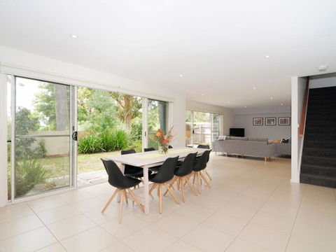 Acacia On Orion :: Jervis Bay Rentals - Sunshine Coast Guide 1