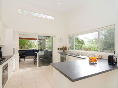 Acacia On Orion :: Jervis Bay Rentals - Sunshine Coast Guide 2
