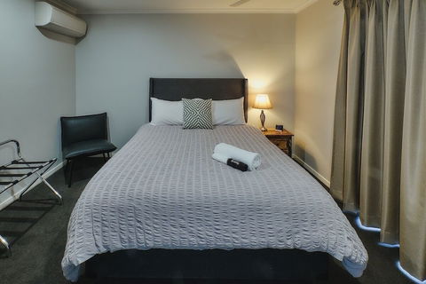 Edlin House - Sunshine Coast Guide 6