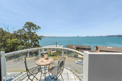 Seize The Sunshine At Soldiers Point - Sunshine Coast Guide 0