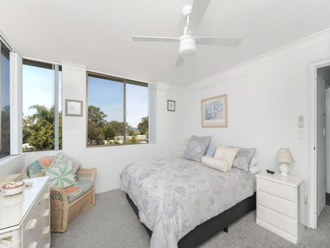 Seize The Sunshine At Soldiers Point - Sunshine Coast Guide 2