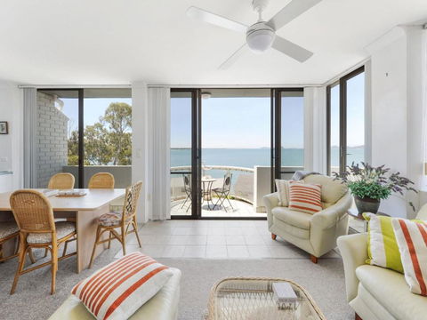 Seize The Sunshine At Soldiers Point - Sunshine Coast Guide 3