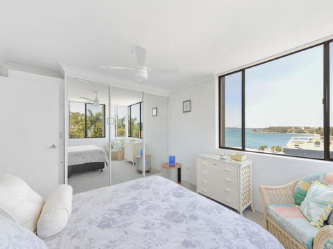 Seize The Sunshine At Soldiers Point - Sunshine Coast Guide 6