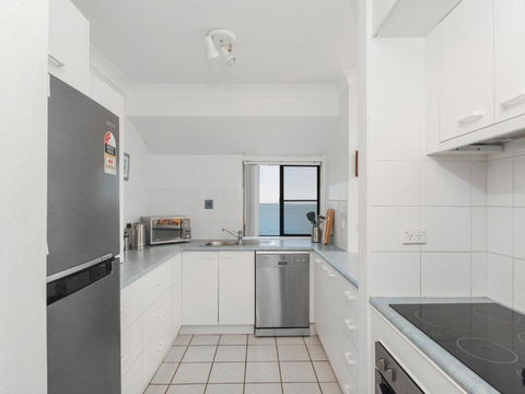 Seize The Sunshine At Soldiers Point - Sunshine Coast Guide 7