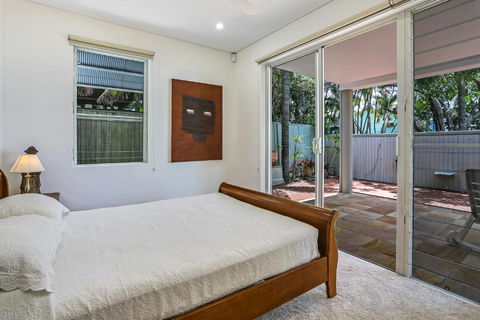 Enjoy The Views Sunshine Beach - Sunshine Coast Guide 5