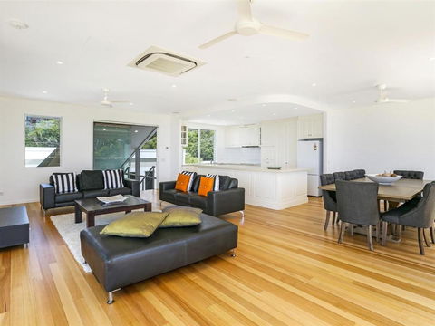 Enjoy The Views Sunshine Beach - Sunshine Coast Guide 4