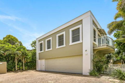 Enjoy The Views Sunshine Beach - Sunshine Coast Guide 0