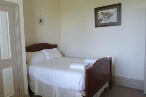 Claremont Farmhouse - Sunshine Coast Guide 7