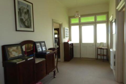 Claremont Farmhouse - Sunshine Coast Guide 0