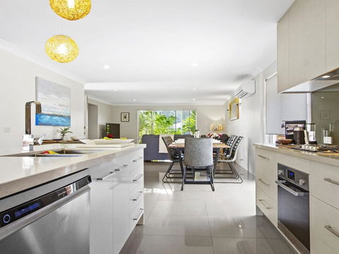 Amersham Great Family Accommodation - Sunshine Coast Guide 1