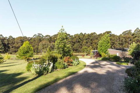 Wombat Edge - Sunshine Coast Guide 7