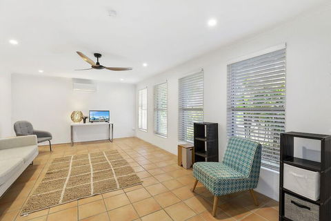20 Ray Street Sunshine Beach - Sunshine Coast Guide 7