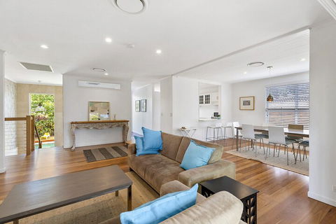 20 Ray Street Sunshine Beach - Sunshine Coast Guide 5