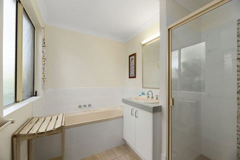 Fabulous Pet Friendly Family Home - 3 Carribean Court - Sunshine Coast Guide 2