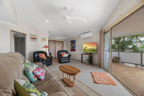 Fabulous Pet Friendly Family Home - 3 Carribean Court - Sunshine Coast Guide 6