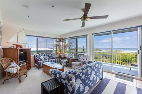 Home Away From Home With Sweeping Ocean Views Unit 12 60 Peregian Esplanade - Sunshine Coast Guide 6