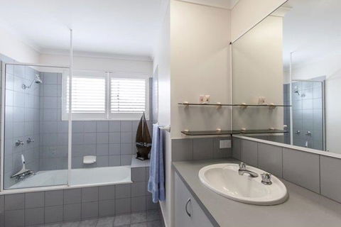 Home Away From Home With Sweeping Ocean Views Unit 12 60 Peregian Esplanade - Sunshine Coast Guide 3