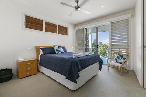 Sunshine Beach Self Contained Unit Beach Views Unit 2 Elouera 44 Elanda Street - Sunshine Coast Guide 2