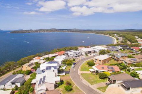 The Great Entertainer - Sunshine Coast Guide 6