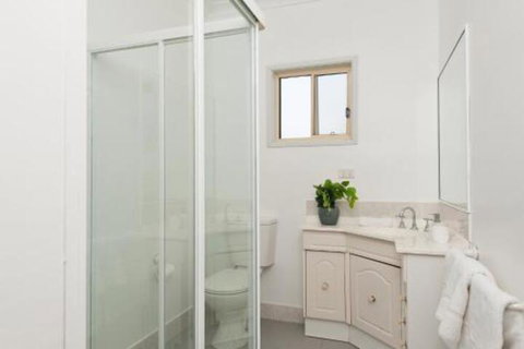 The Great Entertainer - Sunshine Coast Guide 4