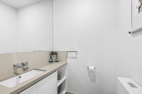 BOUTIQUE STAYS - Edinburgh Place - Sunshine Coast Guide 0
