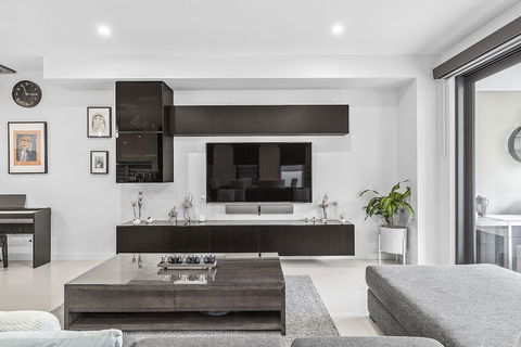 BOUTIQUE STAYS - Edinburgh Place - Sunshine Coast Guide 3