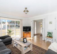 Macleay Street 23 Narrawallee - Sunshine Coast Guide