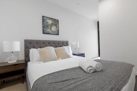 Perfect Location 2 Bdrs Apartment@glen Waverley - Sunshine Coast Guide 2