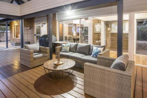 EeBee House - Sunshine Coast Guide 5
