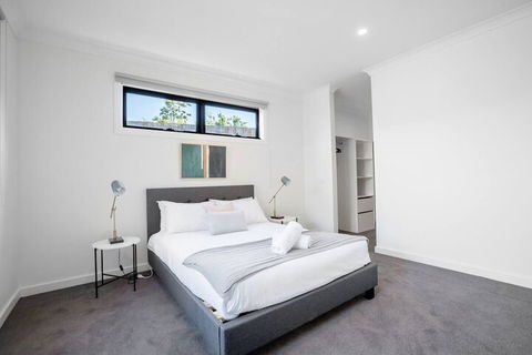 WoW Factor!luxe 4BR Townhouse@glen Waverley - Sunshine Coast Guide 3