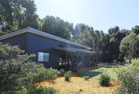 Vines & Stars - Sunshine Coast Guide 2