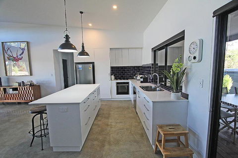 Vines & Stars - Sunshine Coast Guide 4