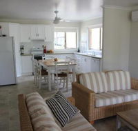 2 51 Carlo Road Rainbow Beach Pets welcome Air conditioning Walk to the shops - Sunshine Coast Guide