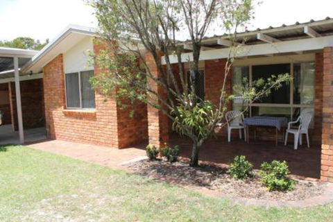 2 51 Carlo Road Rainbow Beach Pets Welcome Air Conditioning Walk To The Shops - Sunshine Coast Guide 5