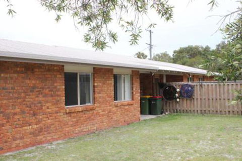 2 51 Carlo Road Rainbow Beach Pets Welcome Air Conditioning Walk To The Shops - Sunshine Coast Guide 4