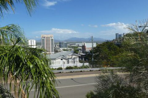 Townsville Terrace - Sunshine Coast Guide 0