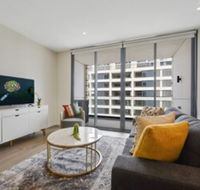 HomeHotel Luxurious High Rise Apt - Sunshine Coast Guide
