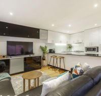Tranquil Townhouse in Port Melbourne - Sunshine Coast Guide