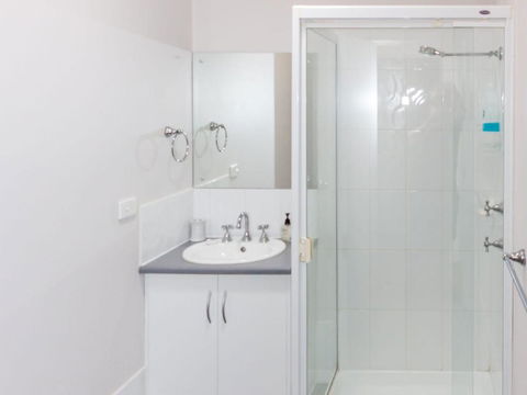20 Lady Bay Road - Sunshine Coast Guide 1