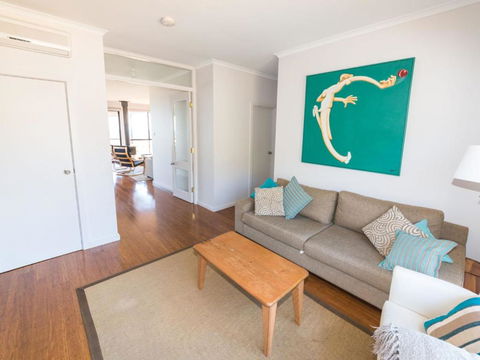 20 Lady Bay Road - Sunshine Coast Guide 3